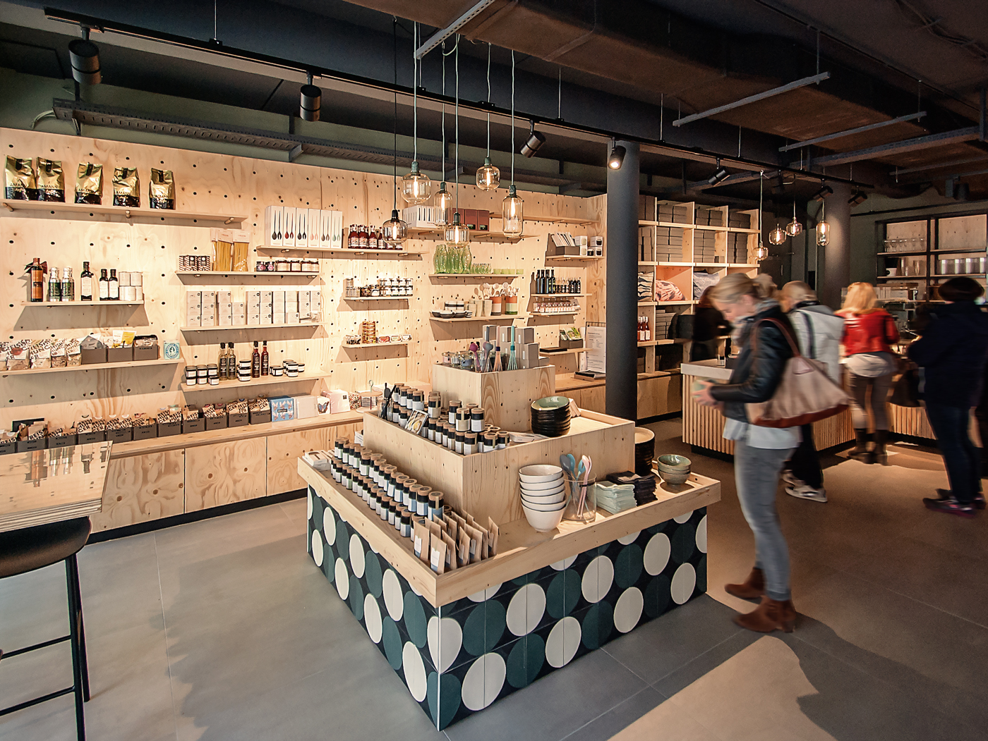 HBplus-Ladenbau-Gastronomie-Bistro-Savvy-Nosh-2