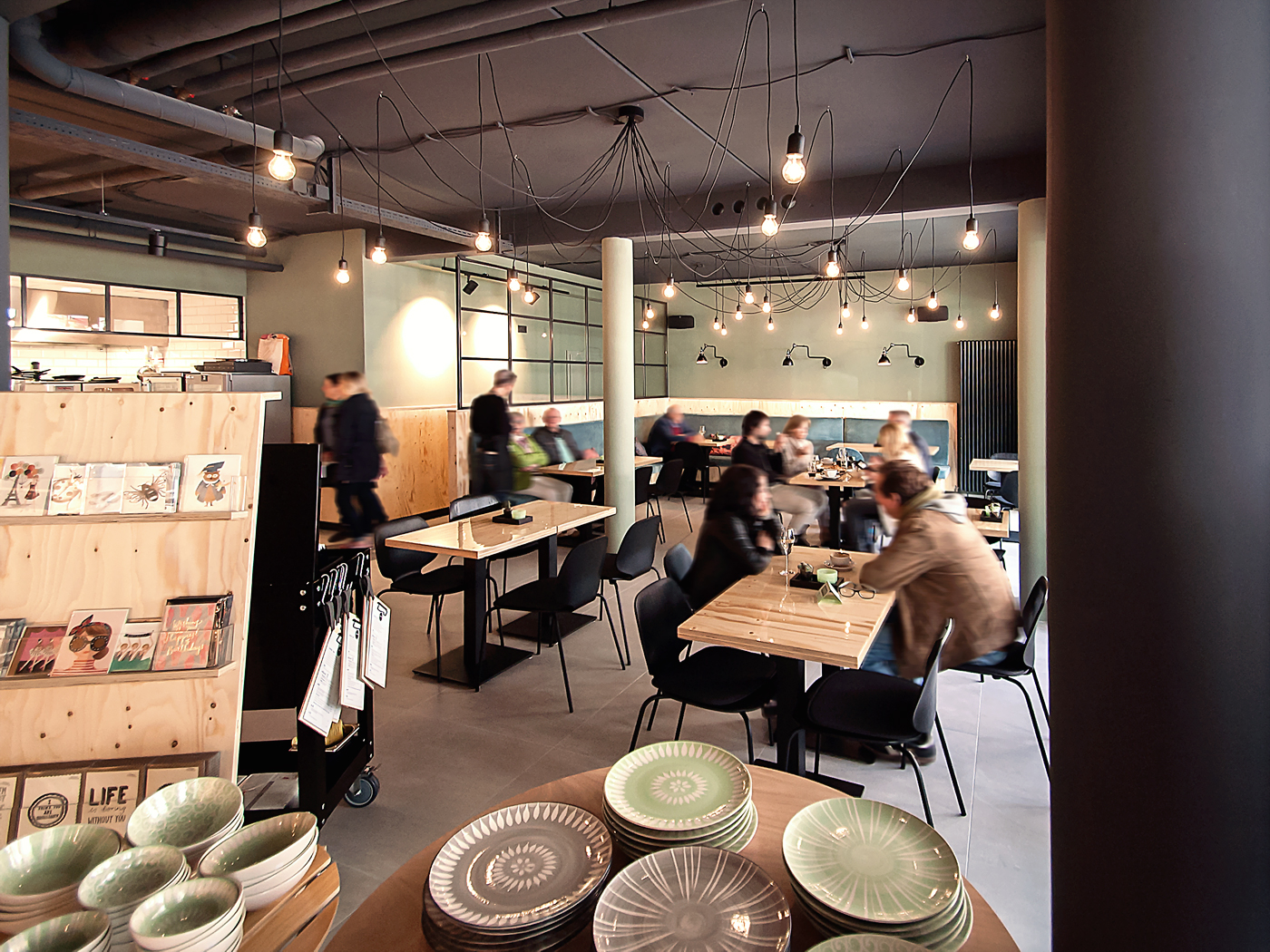 HBplus-Ladenbau-Gastronomie-Bistro-Savvy-Nosh-4