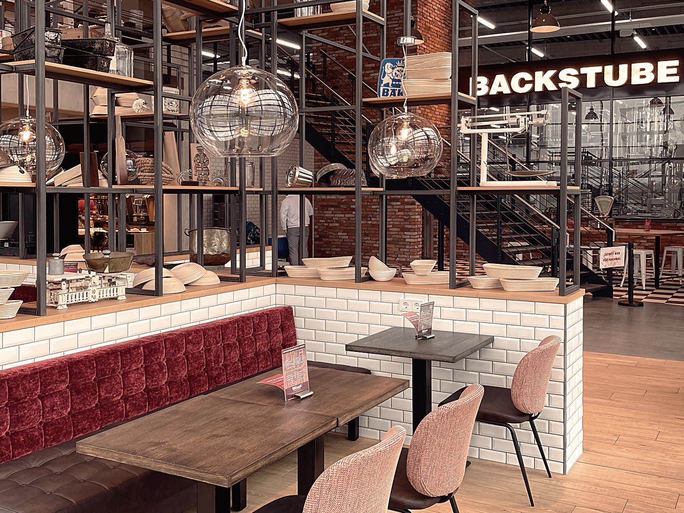 HBplus-Ladenbau-Bäckerei-Sitzbereich HBplus-Ladenbau-Bäckerei-Sitzbereich