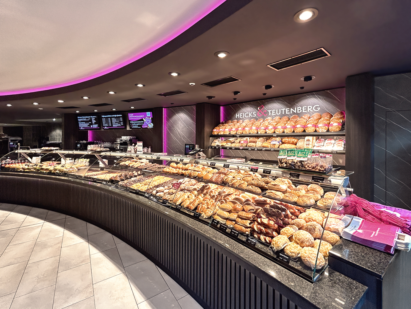 hbplus.-Ladenbau-Bäckerei-Konditorei-Café-Heicks-1 hbplus.-Ladenbau-Bäckerei-Konditorei-Café-Heicks-1